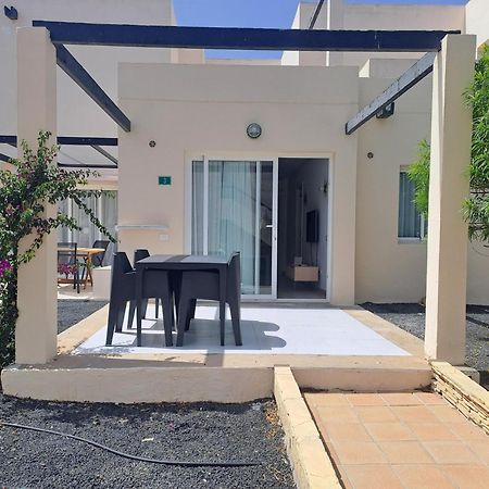 Homeforguest Apartamento Con Terraza Y Piscina En コラレホ エクステリア 写真