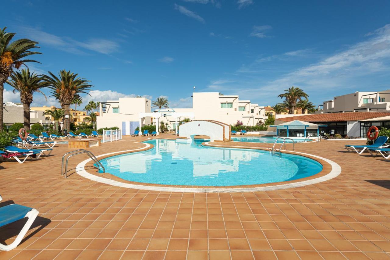 Homeforguest Apartamento Con Terraza Y Piscina En コラレホ エクステリア 写真