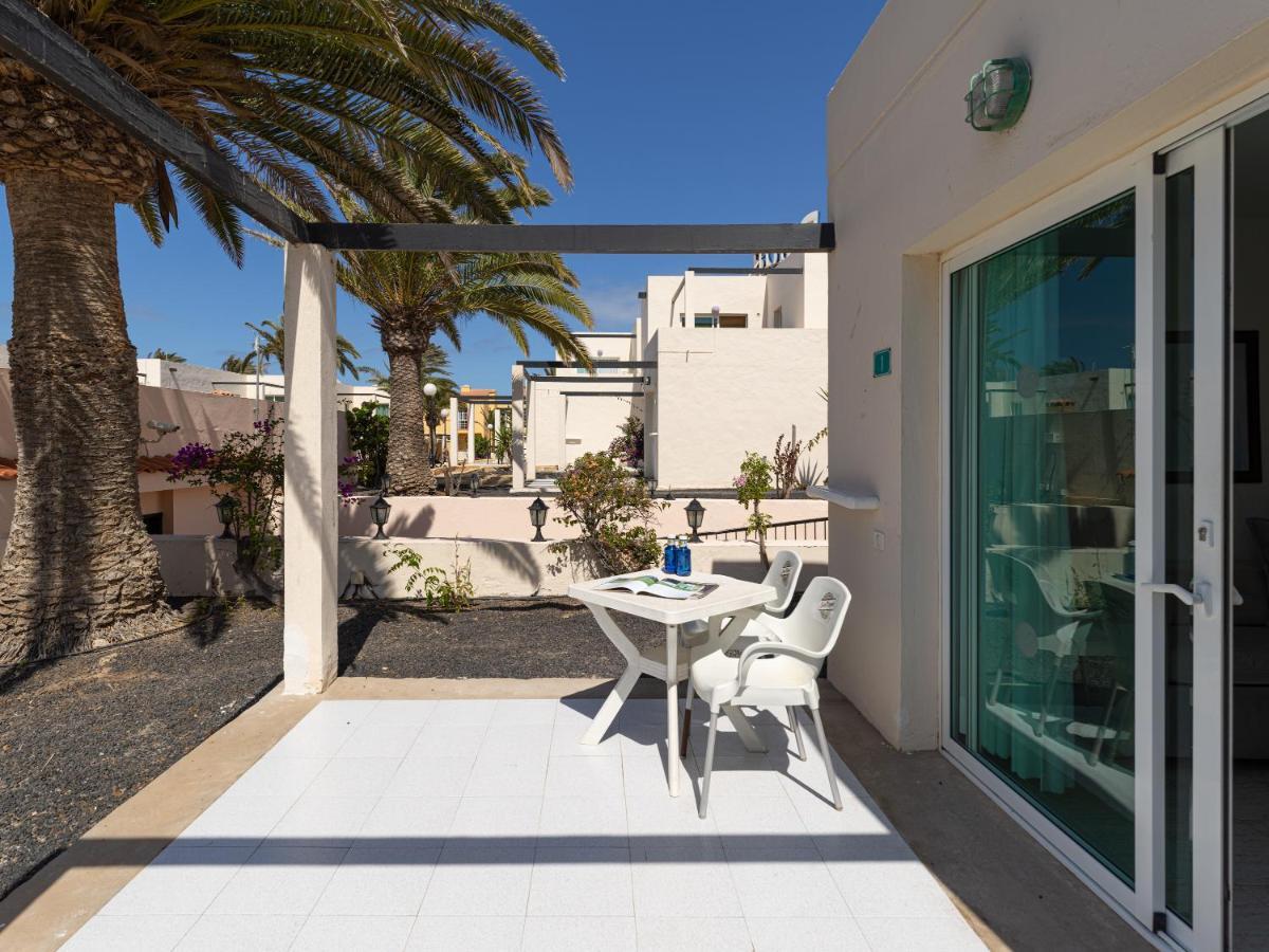Homeforguest Apartamento Con Terraza Y Piscina En コラレホ エクステリア 写真