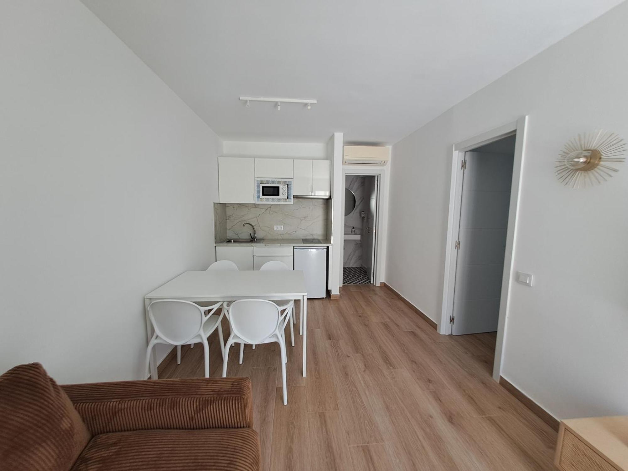 Homeforguest Apartamento Con Terraza Y Piscina En コラレホ エクステリア 写真