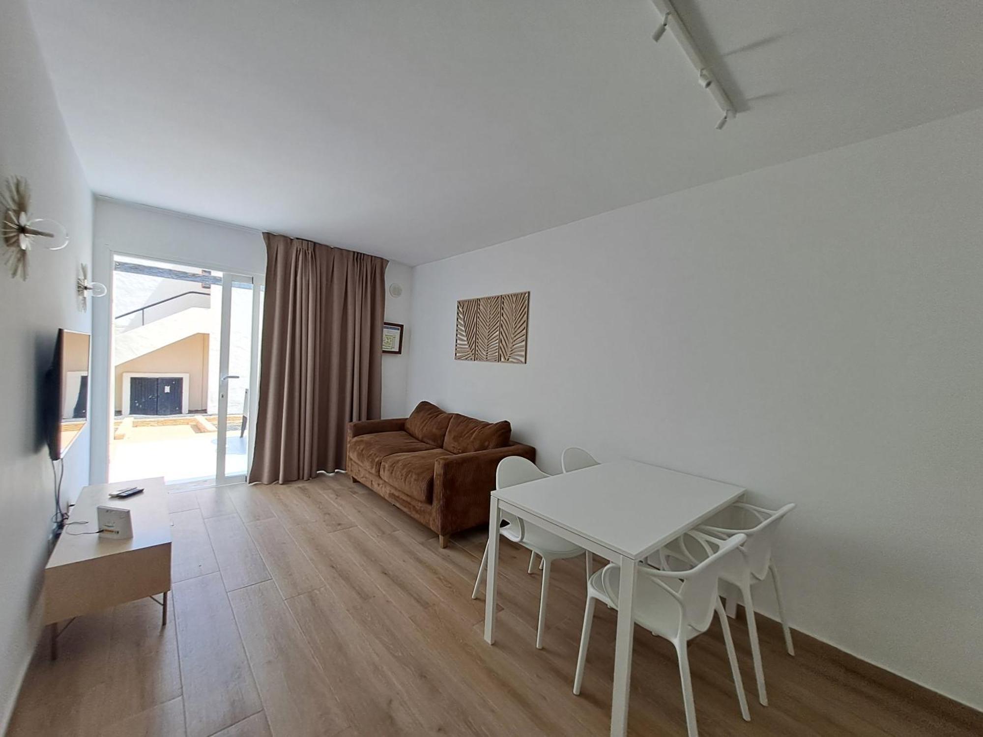 Homeforguest Apartamento Con Terraza Y Piscina En コラレホ エクステリア 写真