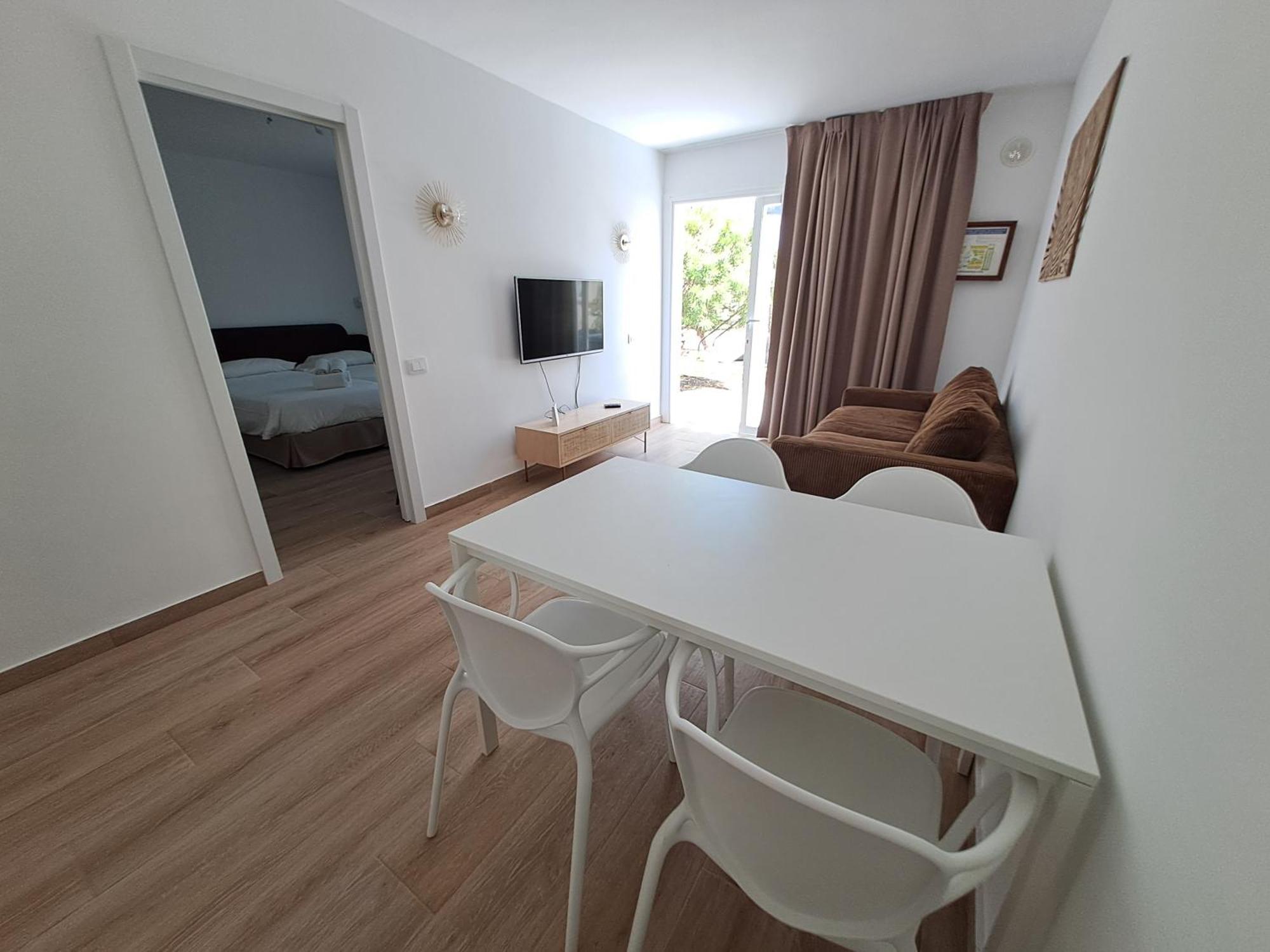 Homeforguest Apartamento Con Terraza Y Piscina En コラレホ エクステリア 写真